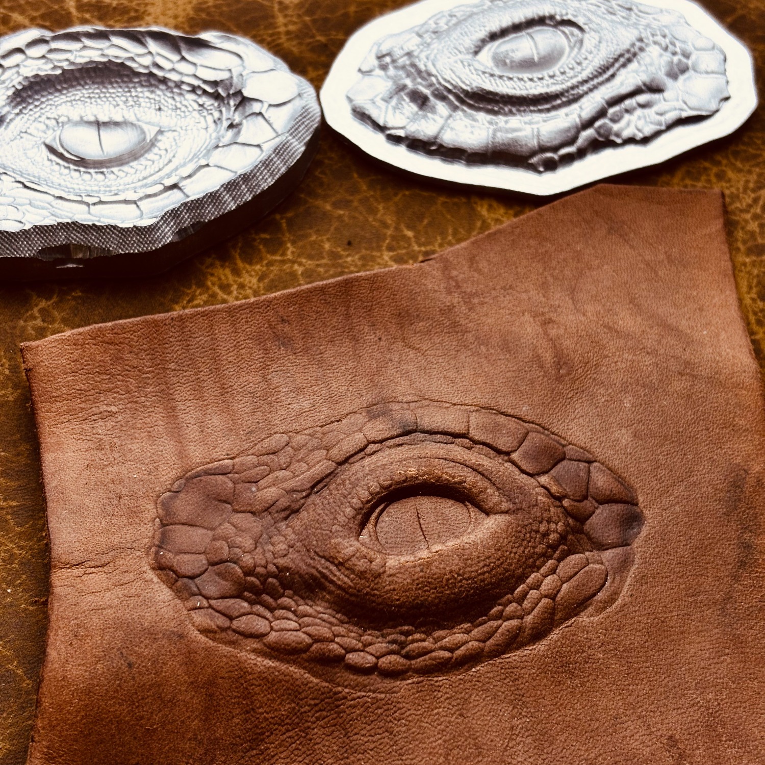Dragon Dinosaur Eye Leather Em - Dinosaur And Craft recensie en prijs